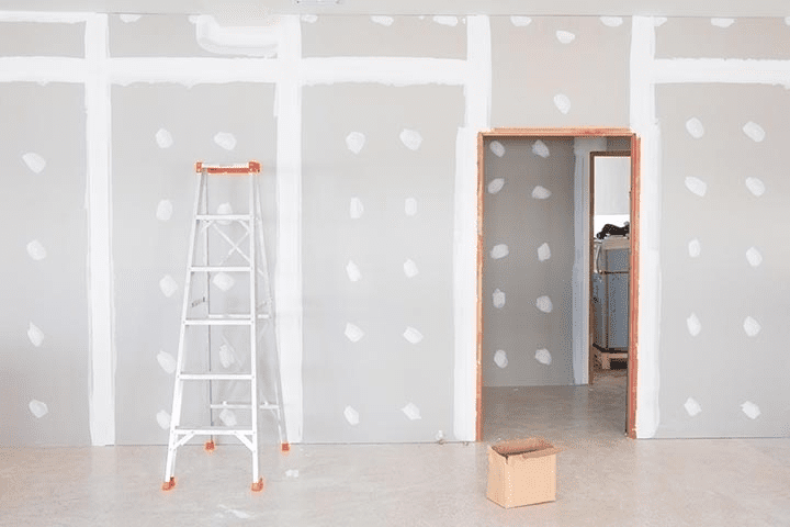 Les différents types de plafonnage : Guide complet sur le gyproc et le gyplat