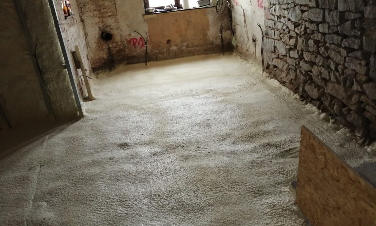 Une rénovation avec structure portante et toiture d&rsquo;origine conservées à Couvin