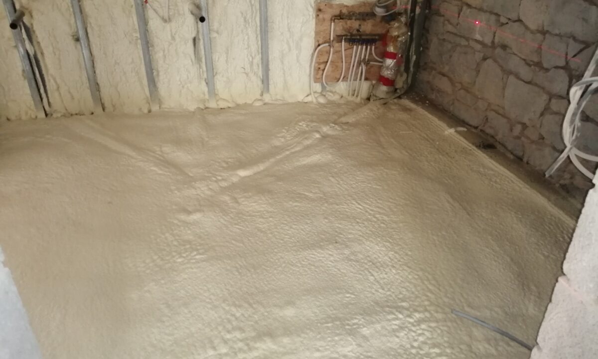 Une rénovation avec structure portante et toiture d&rsquo;origine conservées à Couvin