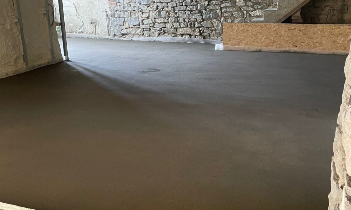 Une rénovation avec structure portante et toiture d&rsquo;origine conservées à Couvin