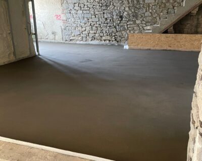 Une rénovation avec structure portante et toiture d&rsquo;origine conservées à Couvin