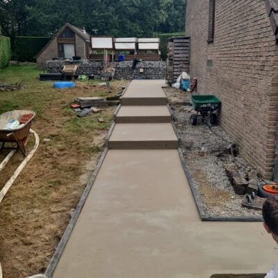 Chape a Hevillers pour une terrasse autour d&rsquo;une piscine