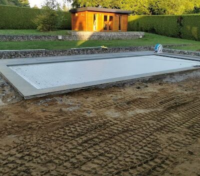 Chape a Hevillers pour une terrasse autour d&rsquo;une piscine