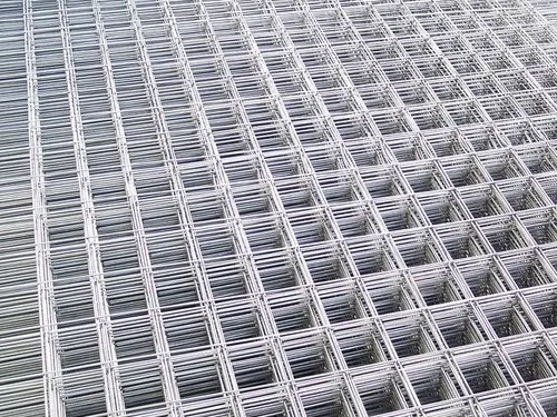 Treillis dans la chape : renforcement et prévention des fissures