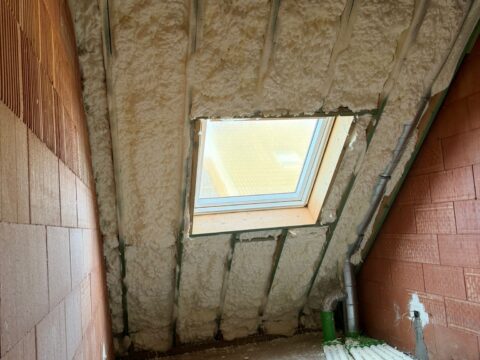 Chantier de mousse projeté a Tubize