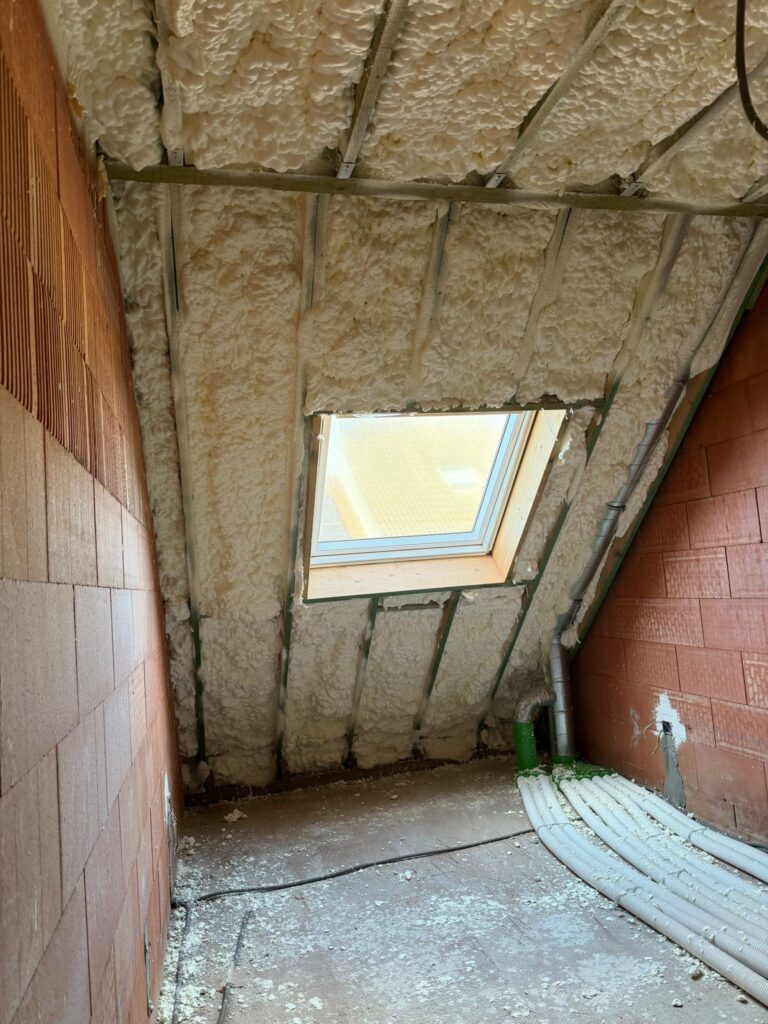 Chantier de mousse projeté a Tubize